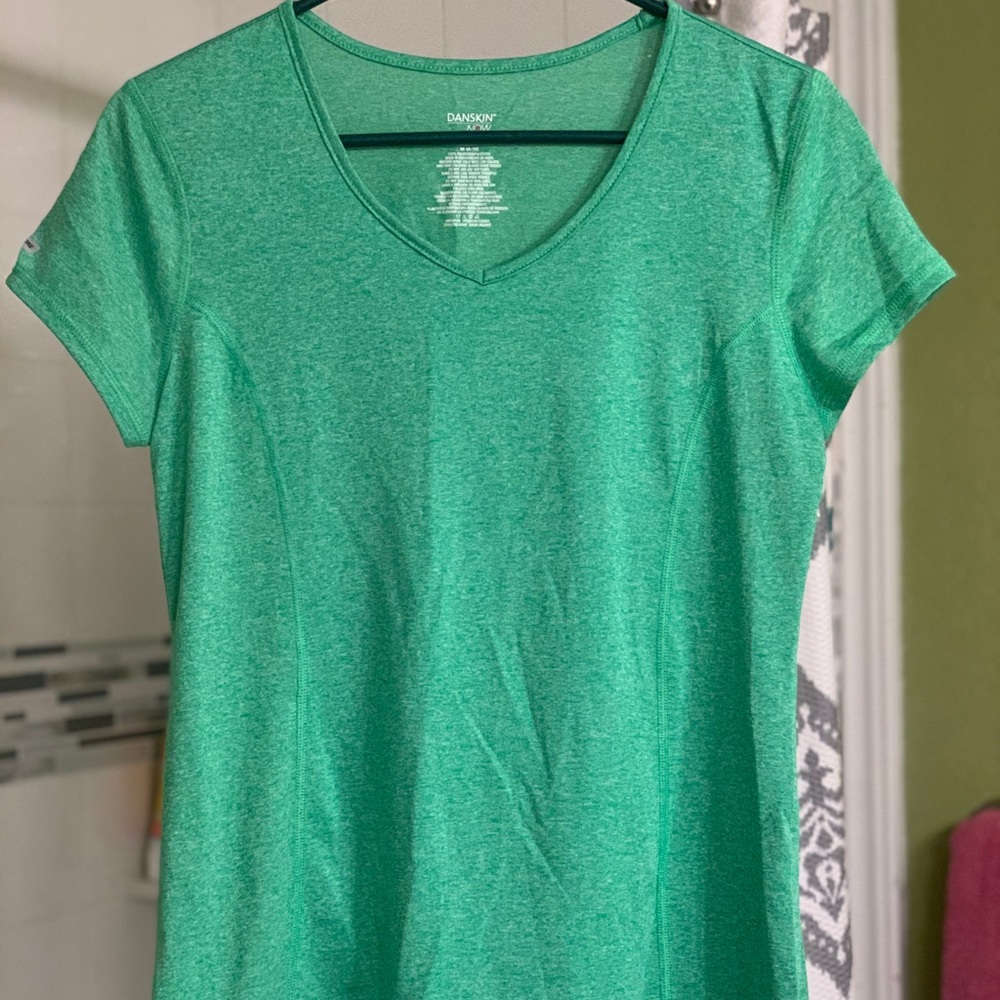 Ladies Danskin Now Medium (8-10) workout top